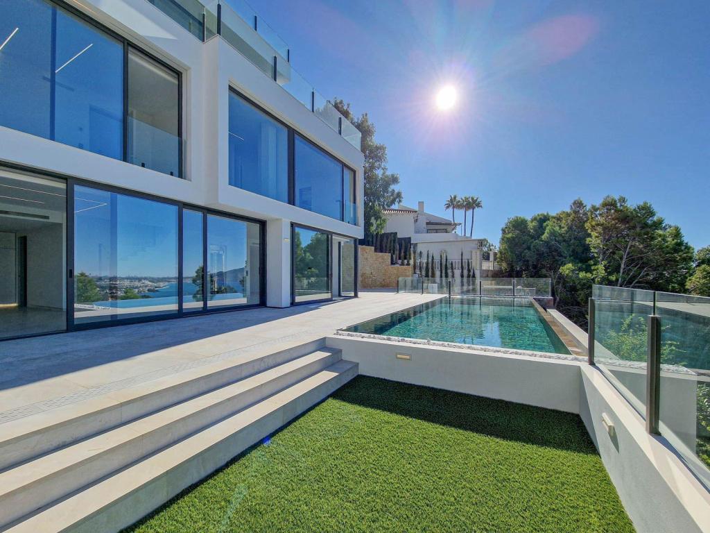 5 bed villas in Altea