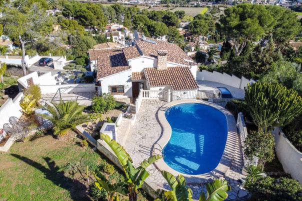 4 bed villas in Moraira