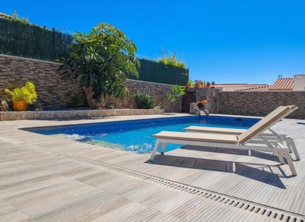 4 bed villas in Calpe / Calp