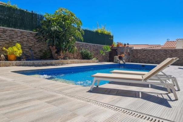 4 bed villas in Calpe / Calp