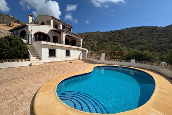 3 bed villa in Moraira