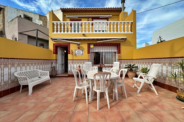 4 bed semi_detached_house in Benitachell