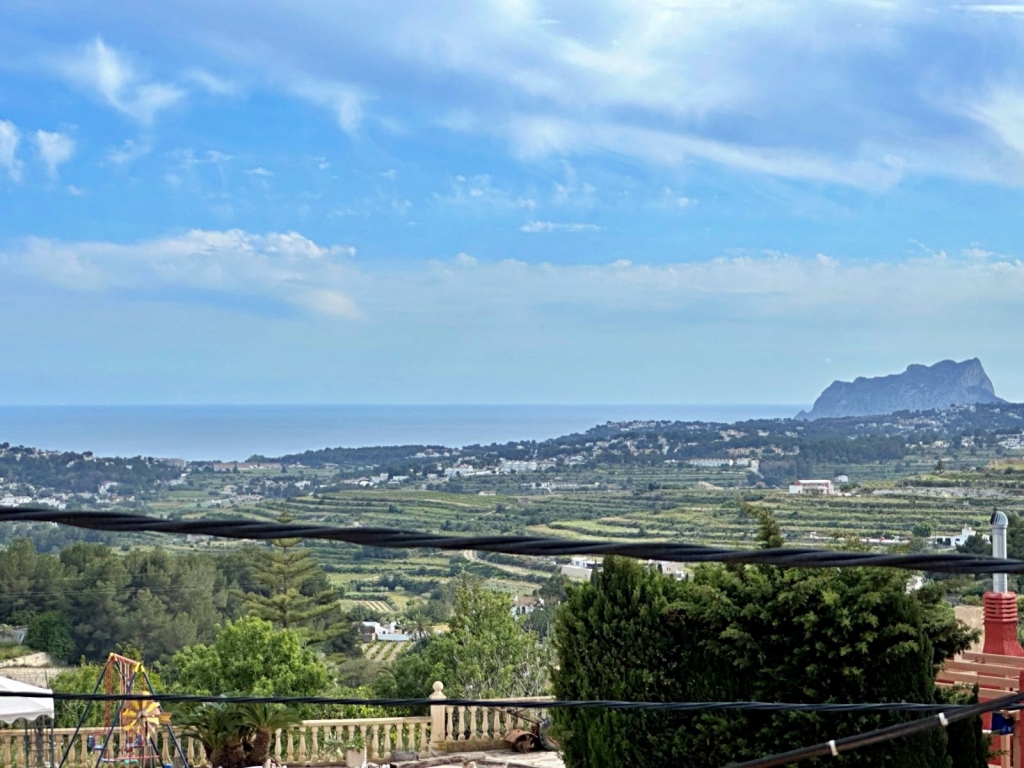 4 bed semi_detached_house in Benitachell