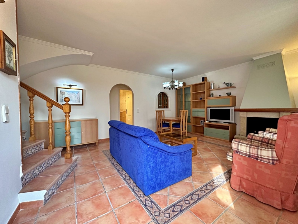 4 bed semi_detached_house in Benitachell