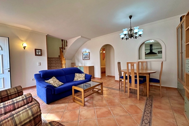 4 bed semi_detached_house in Benitachell