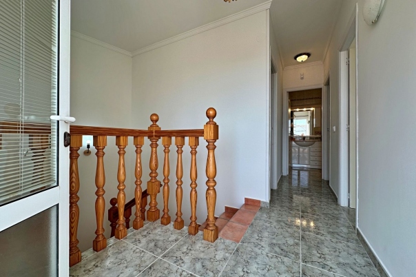 4 bed semi_detached_house in Benitachell