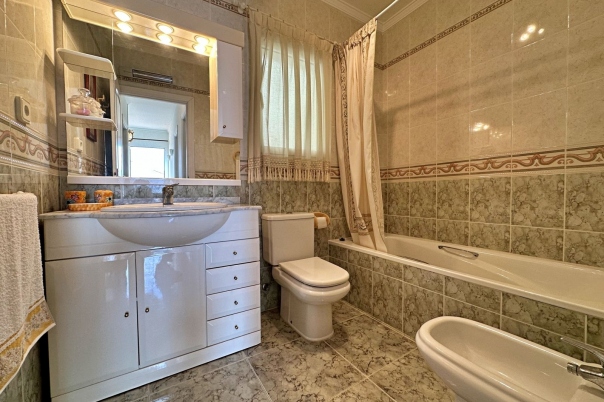 4 bed semi_detached_house in Benitachell