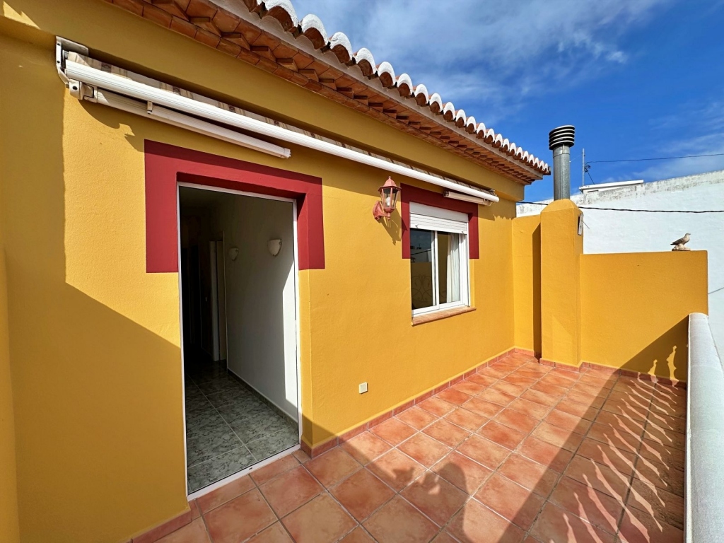 4 bed semi_detached_house in Benitachell
