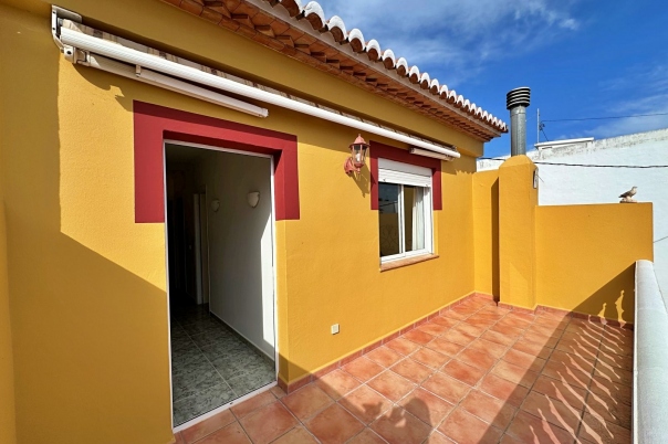 4 bed semi_detached_house in Benitachell