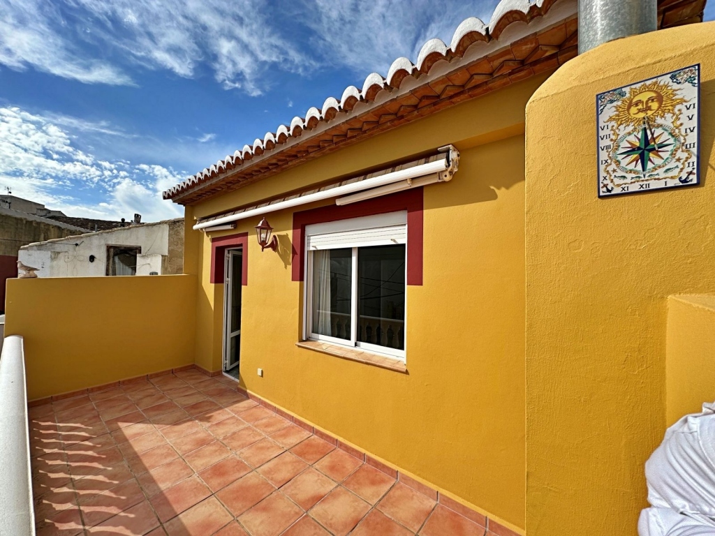 4 bed semi_detached_house in Benitachell