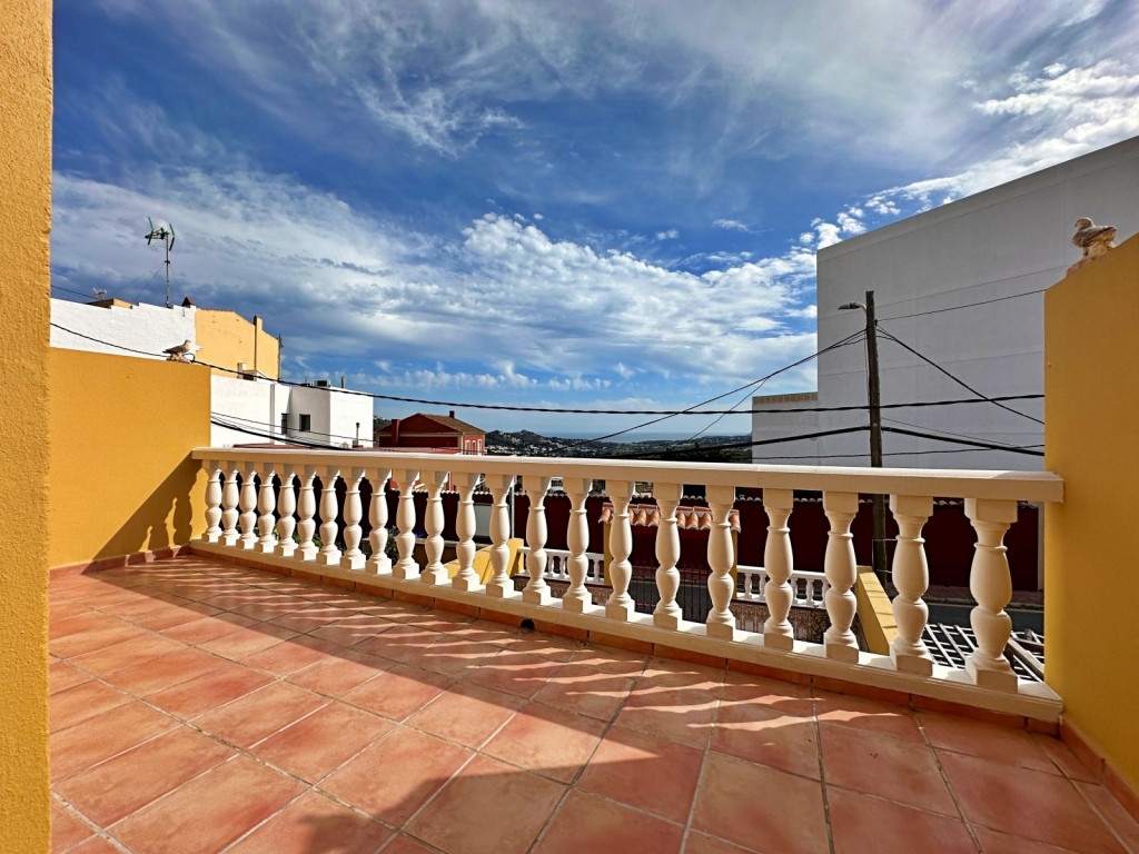 4 bed semi_detached_house in Benitachell
