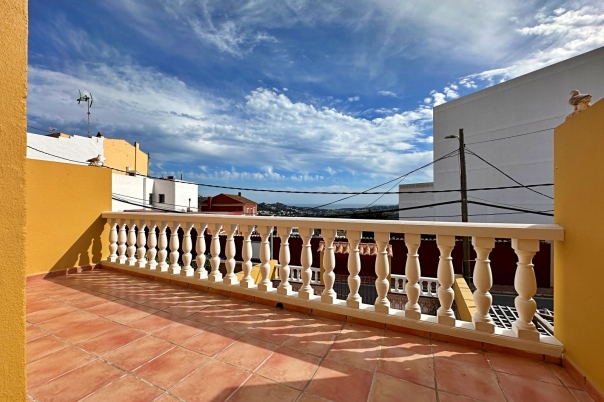 4 bed semi_detached_house in Benitachell