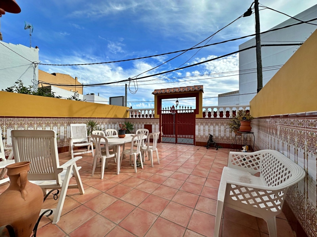 4 bed semi_detached_house in Benitachell