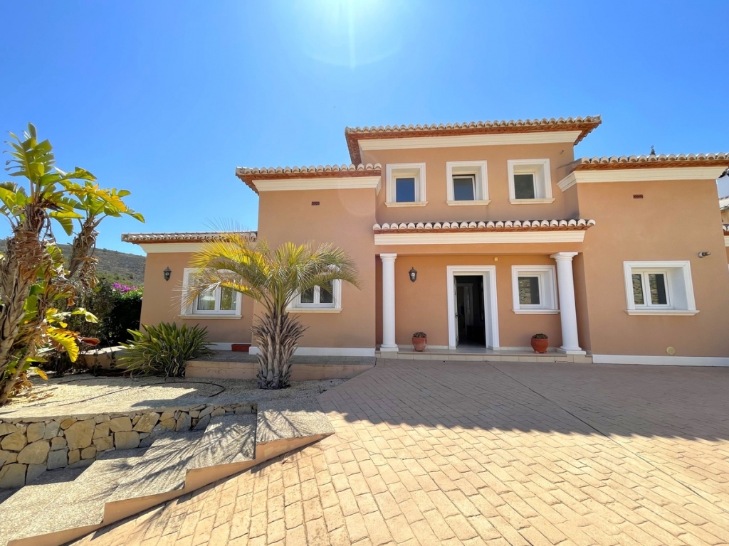 5 bed villa in Moraira