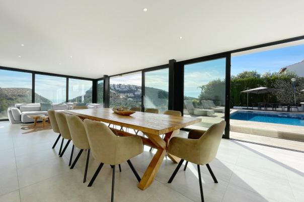 4 bed villas in Moraira