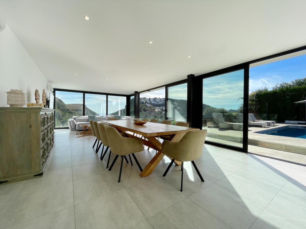 4 bed villas in Moraira
