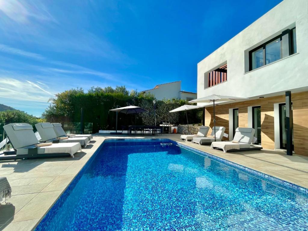 4 bed villas in Moraira