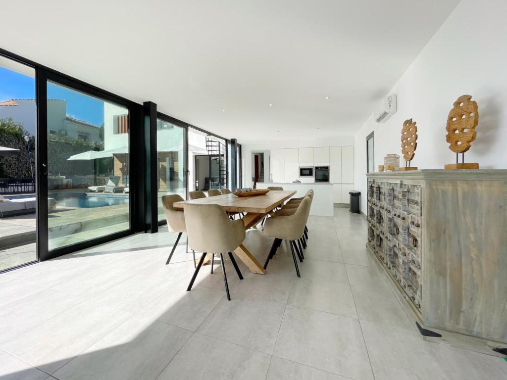 4 bed villas in Moraira