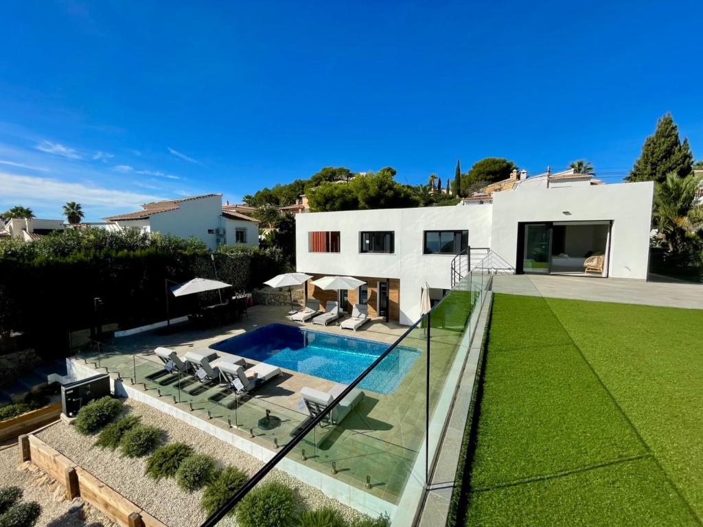 4 bed villas in Moraira