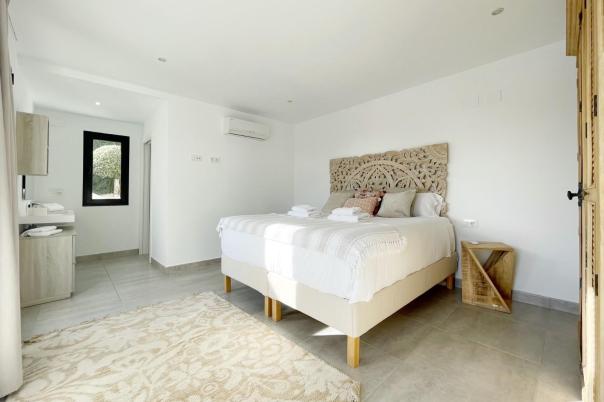 4 bed villas in Moraira