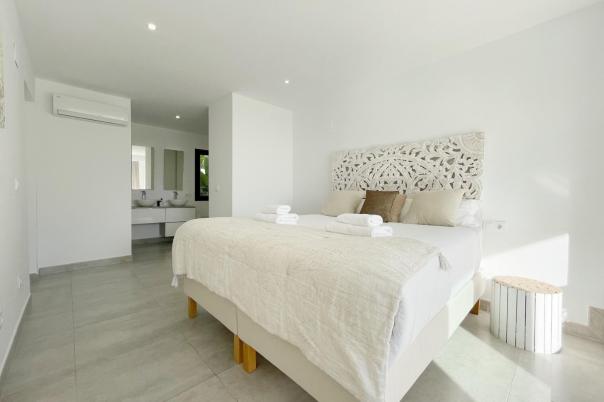 4 bed villas in Moraira