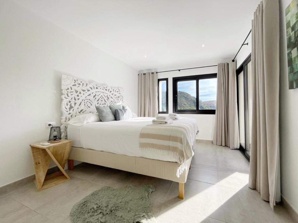 4 bed villas in Moraira