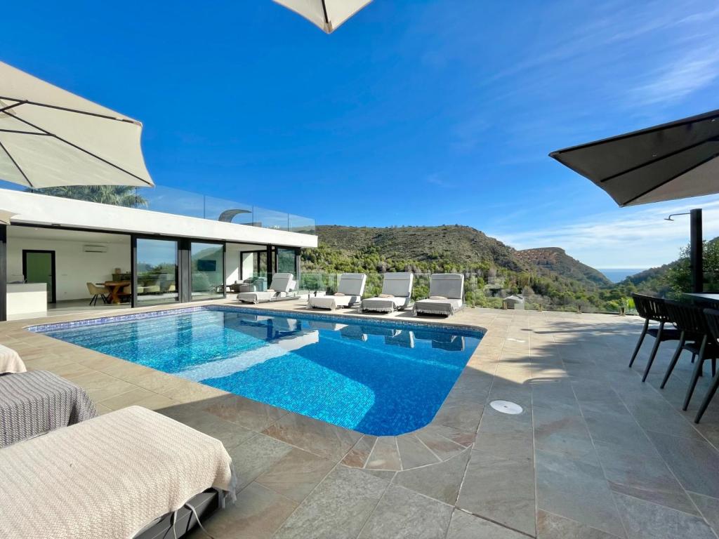 4 bed villas in Moraira
