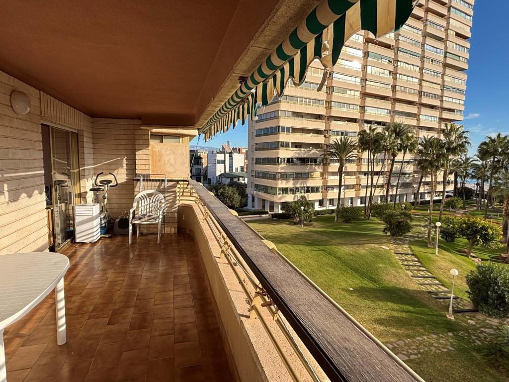 3 bed apartment in Campello (el)