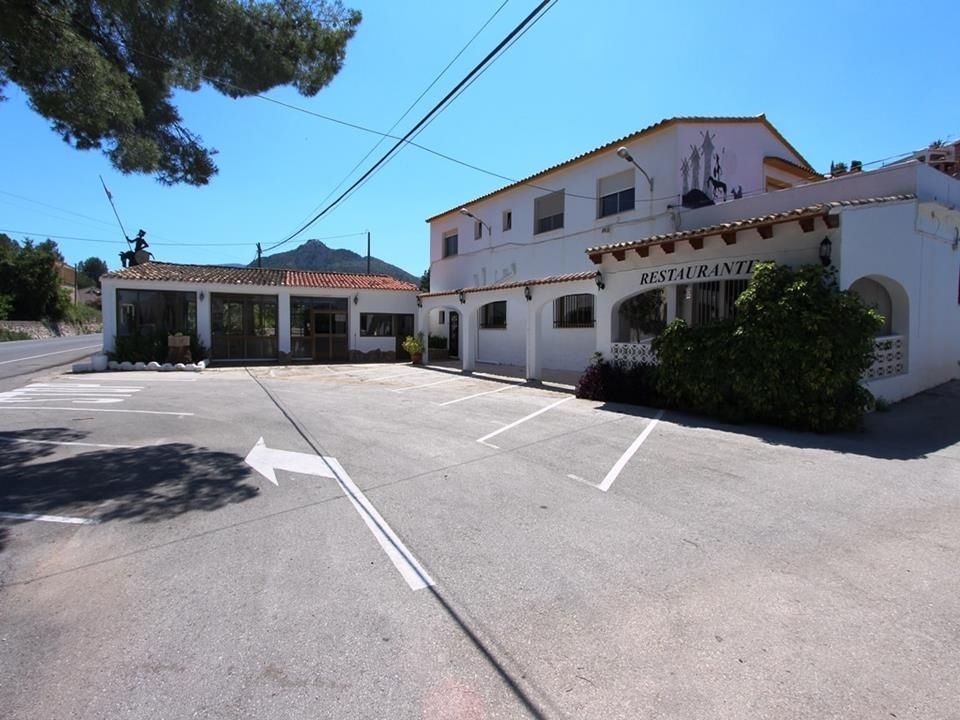 4 bed commercial_premises in Orba
