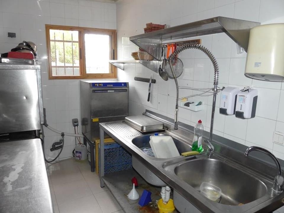 4 bed commercial_premises in Orba