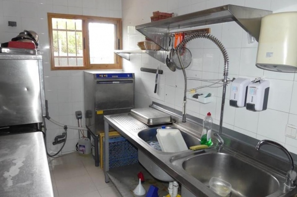 4 bed commercial_premises in Orba