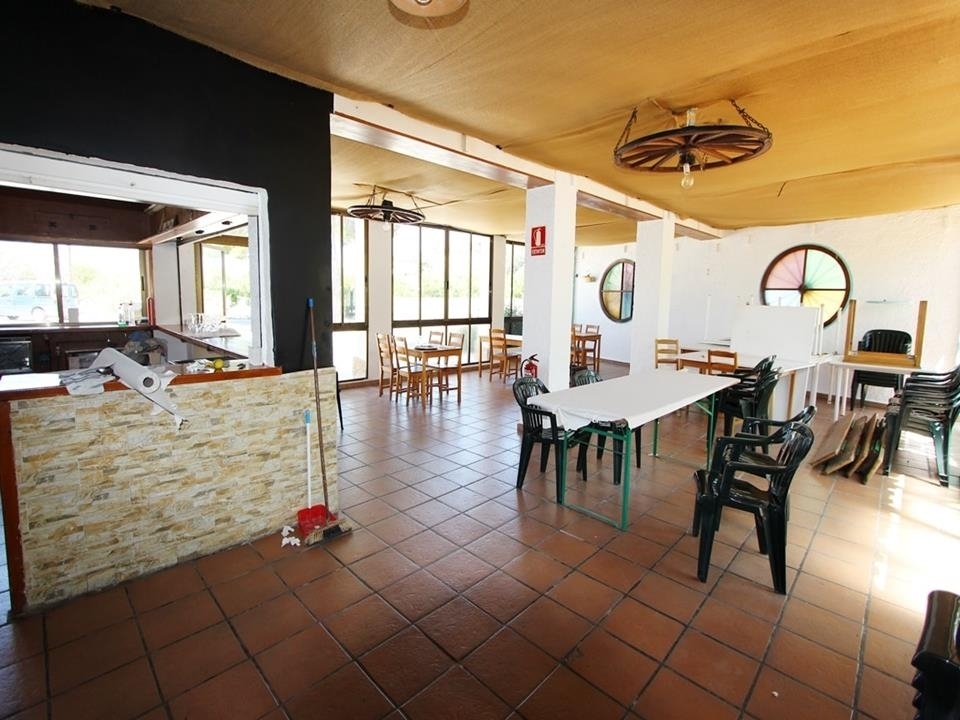 4 bed commercial_premises in Orba