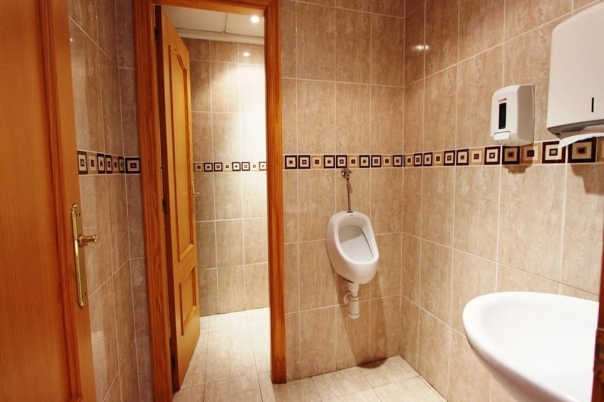 4 bed commercial_premises in Orba