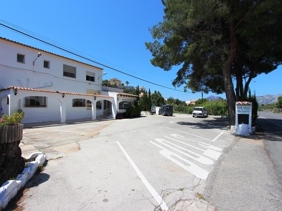 4 bed commercial_premises in Orba