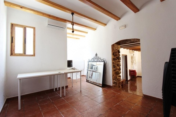 4 bed commercial_premises in Orba