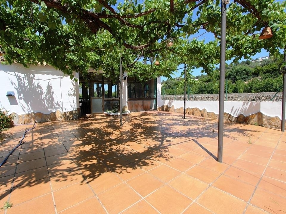 4 bed commercial_premises in Orba