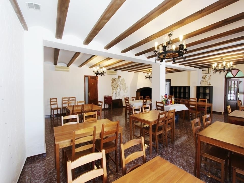 4 bed commercial_premises in Orba