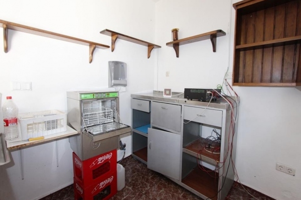 4 bed commercial_premises in Orba