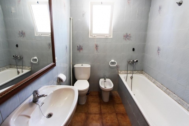 4 bed commercial_premises in Orba