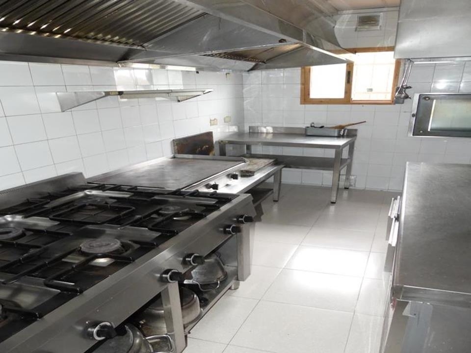 4 bed commercial_premises in Orba