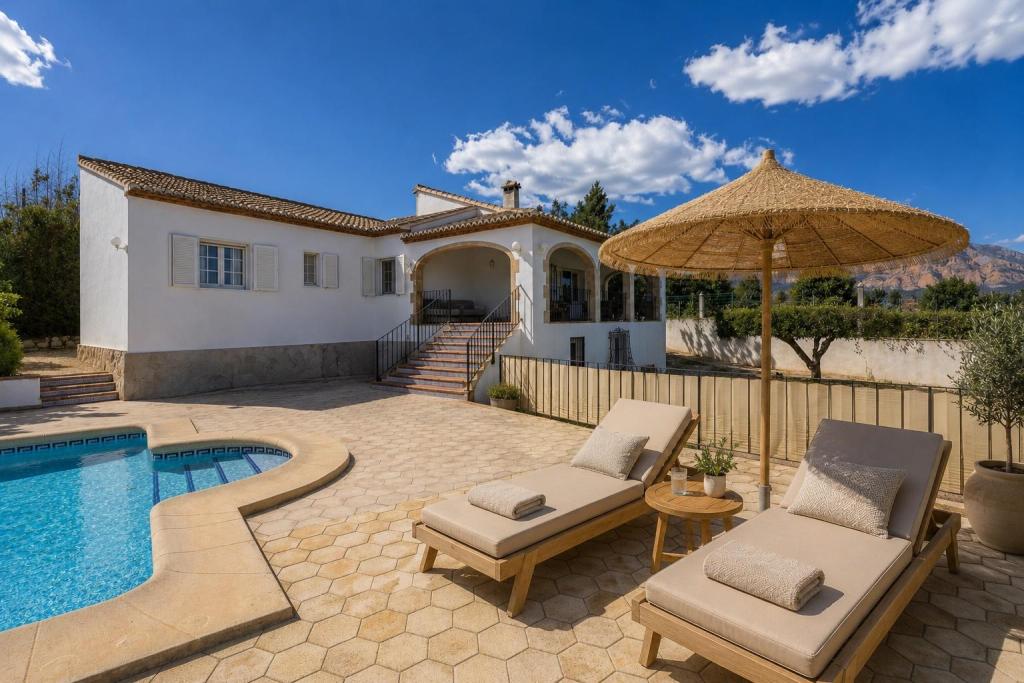 6 bed villas in Javea