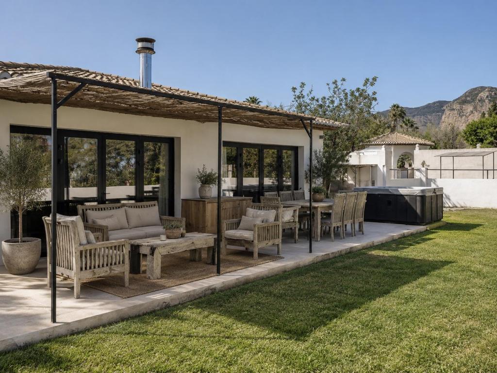 6 bed villas in Javea