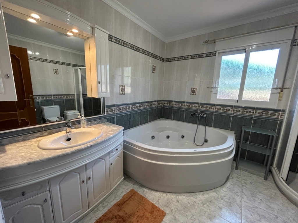 3 bed villa in Jalón
