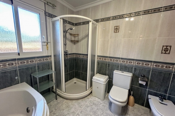 3 bed villa in Jalón