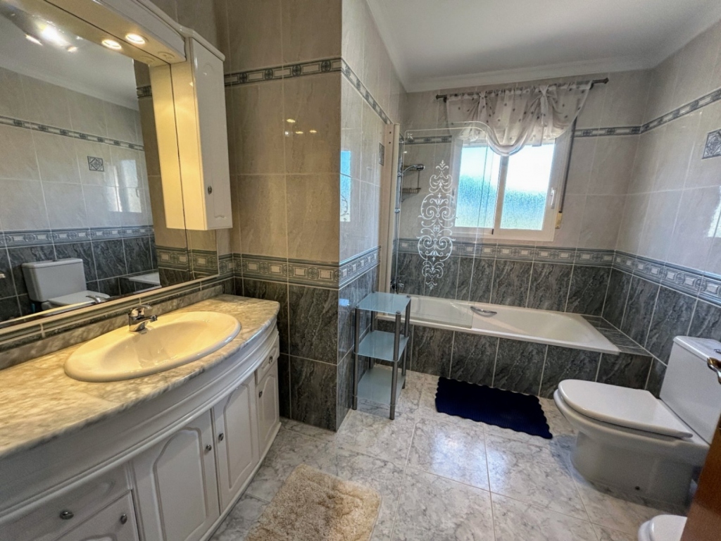 3 bed villa in Jalón