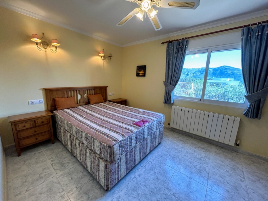 3 bed villa in Jalón
