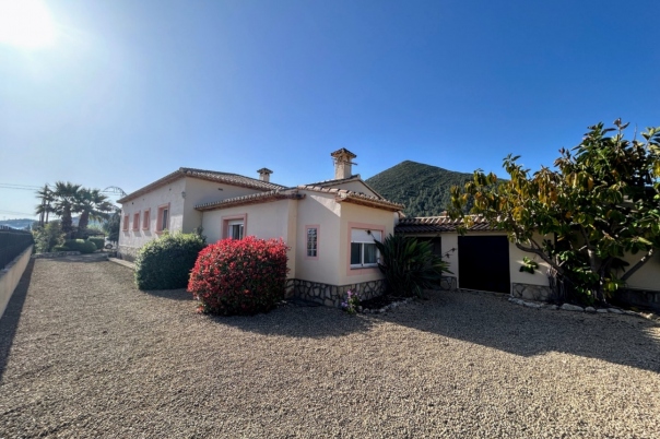 3 bed villa in Jalón