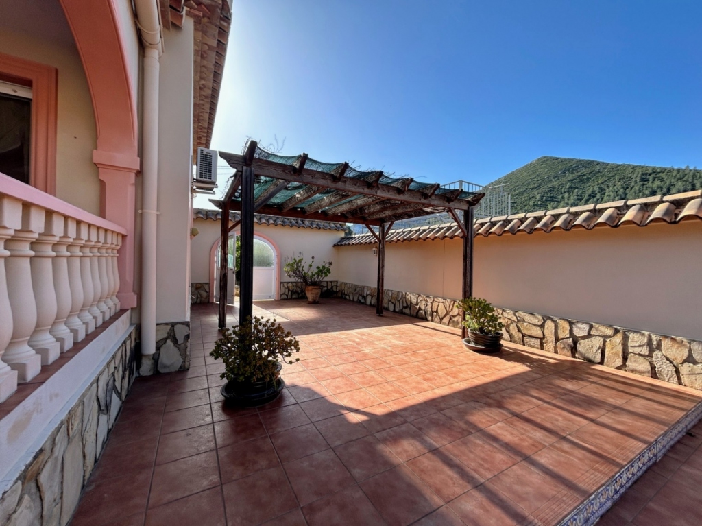 3 bed villa in Jalón