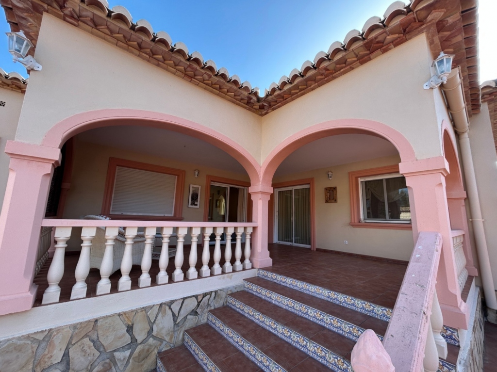 3 bed villa in Jalón