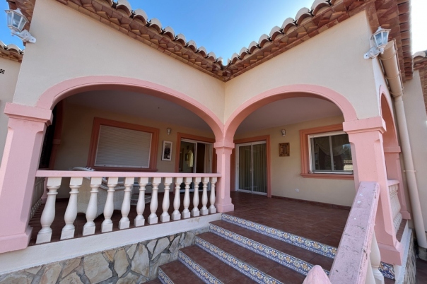 3 bed villa in Jalón